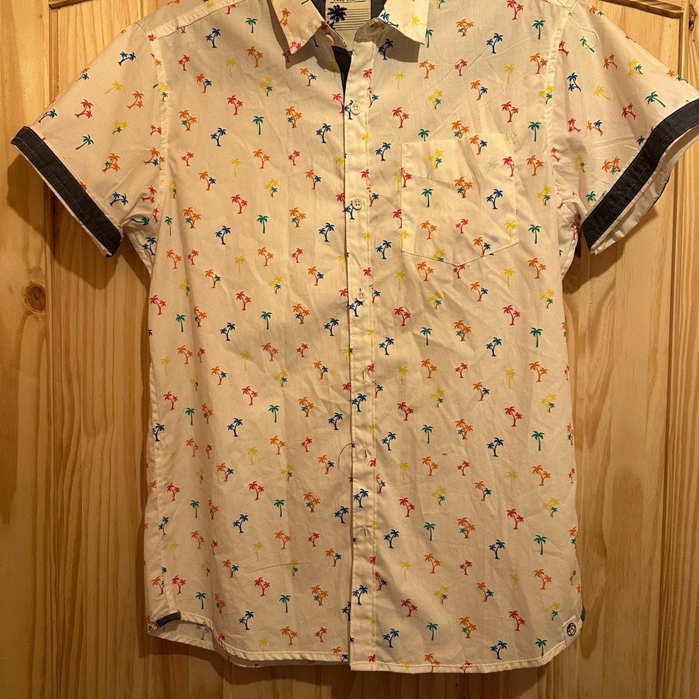 FREE PLANET, an ECO Friendly Company,  button up shirt, size L,  palm tree print